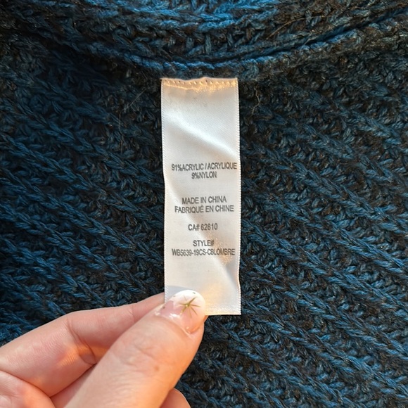 RICKIS Chunky Cable Knit Turtleneck Poncho - Picture 4 of 5